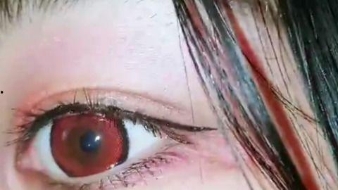 国产香槟美瞳测评视频,色彩闪耀，舒适度解析